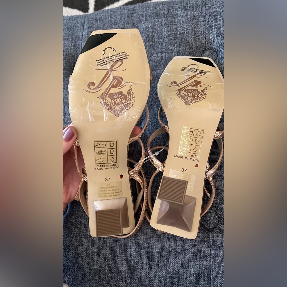NWT Free People Faye Strappy Heels sz 7 Rose Gold Ankle Wrap - Picture 2 of 4
